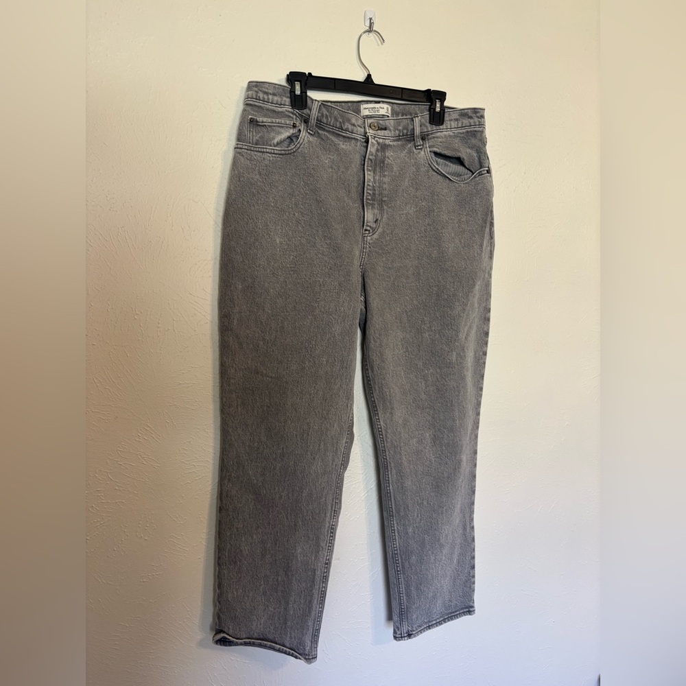 Abercrombie 90s straight ultra high rise size‎ 33 curve love